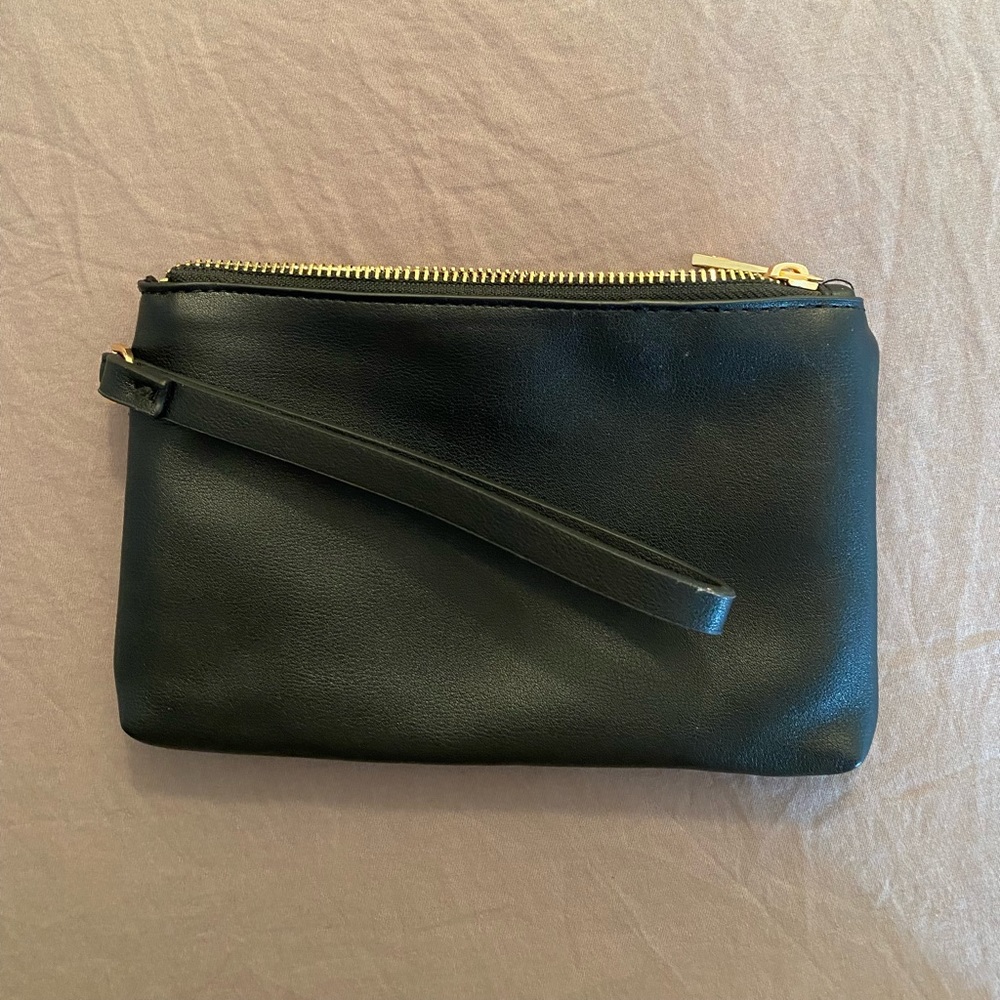 Black wristlet
